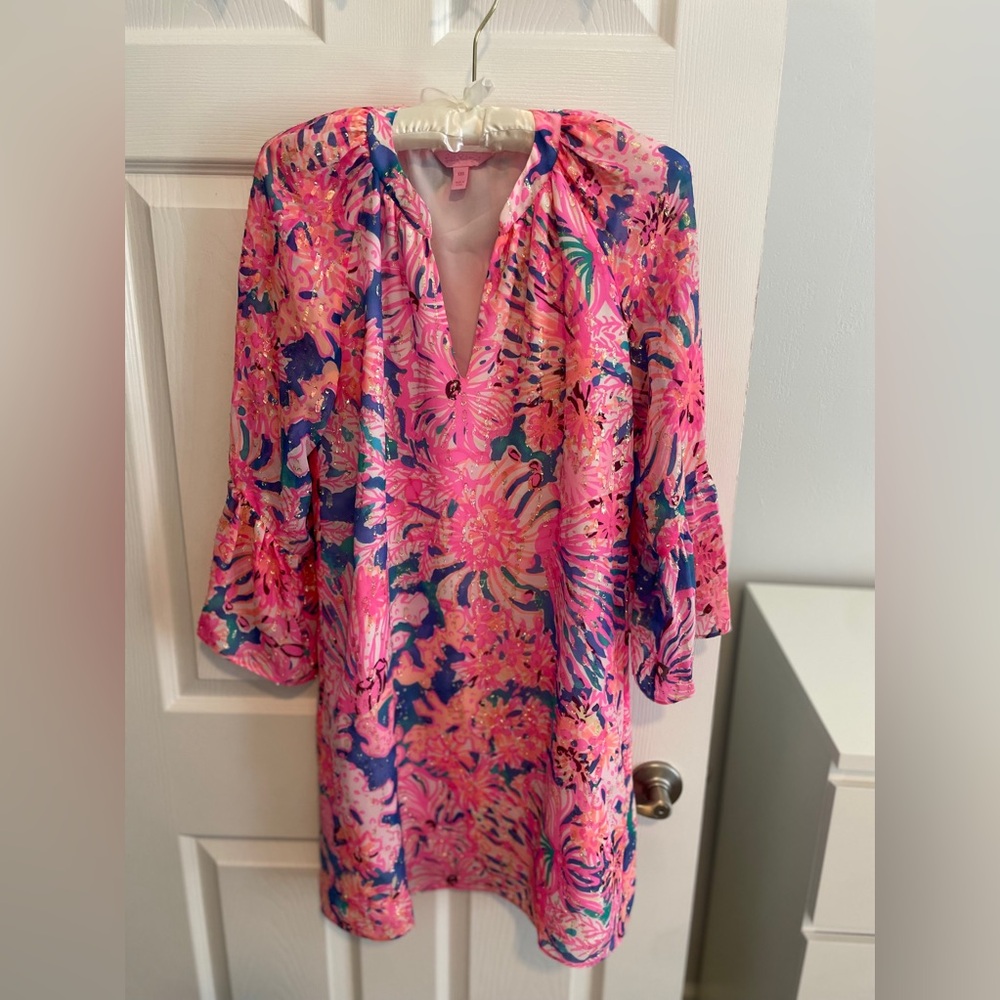Beautiful Lilly Pulitzer dress with gold threads throughout.